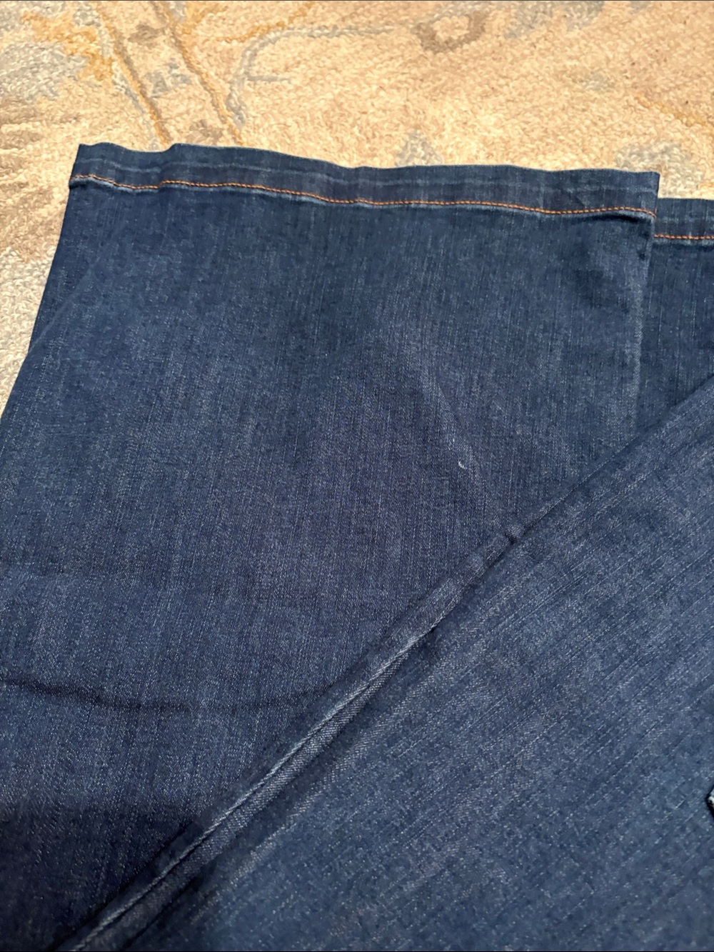 Knox Rose Pull On Wide-Leg Flare Jeans in Med Blue - Classic Women's Style - Picture 6 of 9
